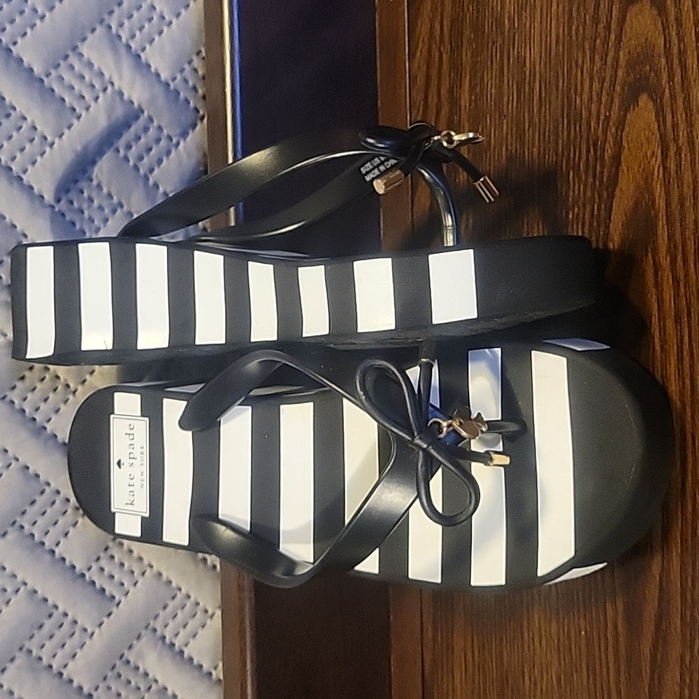 Kate Spade Wedge Flip Flop sandals. Sz 8